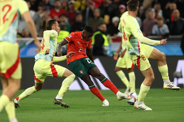 张伯霖：自己进几个球无所谓，只要球队能小组第一出线就行