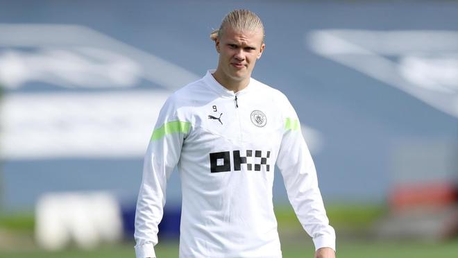 “苏超”决赛进行在即，人民海军泰州舰、南通舰为主队加油