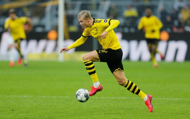 芝加哥小熊队宣布与马奎尔展开北侧全垒打大比拼，吸引全球目光