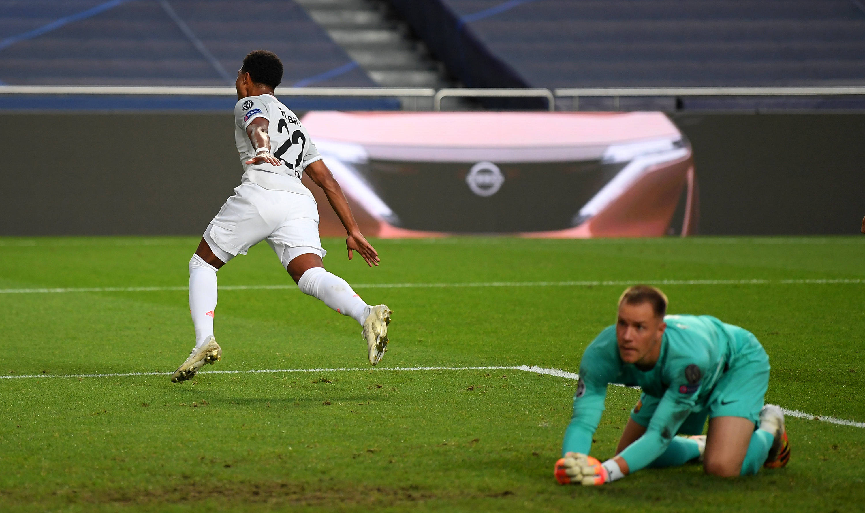 实力碾压？爵士123比110击败篮网，马尔卡宁30+8率队取两连胜