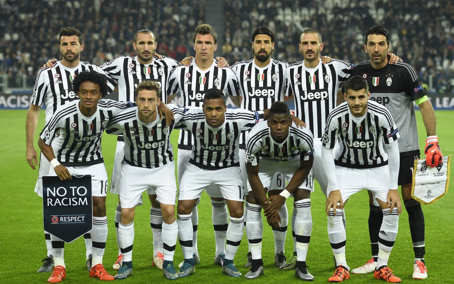 篮球火箭球队训练营气氛积极